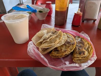 Tacos de barbacoa Mary, Villas Bugambilias: parada en “Tacos de asada o al vapor!”