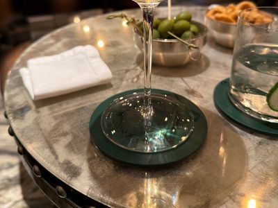 The Connaught Bar, 16 Carlos Pl, London: stop on “Una tarde tranquila al oeste de Londres” (4)