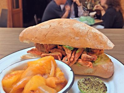 Mundana, Barrio Alameda, CDMX: parada en “Paseo por la Alameda Central” (6)