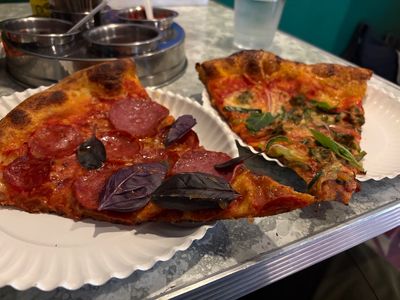 HANK’S Pizza Choza, Roma Norte, Mexico City: stop on “Sunday” (4)