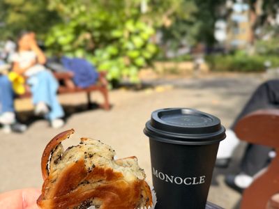 The Monocle Café, London W1u 7qa, London: stop on “Una tarde tranquila al oeste de Londres”