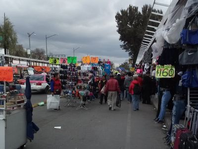 Lagunilla, Centro, Mexico City: stop on “Sunday” (5)