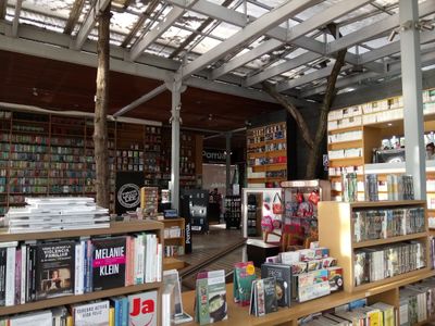 Librería Porrúa, Av Grutas S N, CDMX: parada en “Espacios, libros y diseño en CDMX” (3)