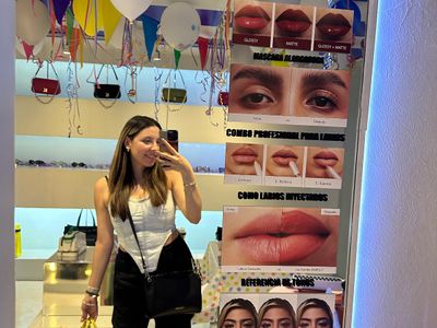 Central SARELLY (Makeup + Moda), Roma Norte, CDMX: parada en “Must tiendas locales en CDMX”