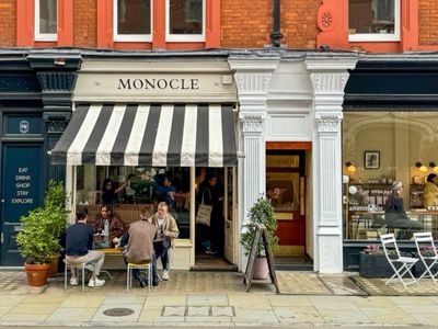 The Monocle Café, London W1u 7qa, London: stop on “Una tarde tranquila al oeste de Londres” (2)