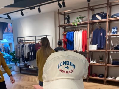 Tracksmith, London W1u 7pw, London: stop on “Una tarde tranquila al oeste de Londres” (2)