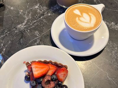 Qūentin Café, Hipódromo, CDMX: parada en “Lugares con sandwiches muy buenos” (5)