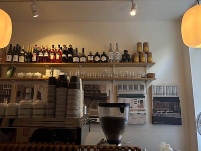 The Monocle Café, London W1u 7qa, London: stop on “Una tarde tranquila al oeste de Londres” (4)
