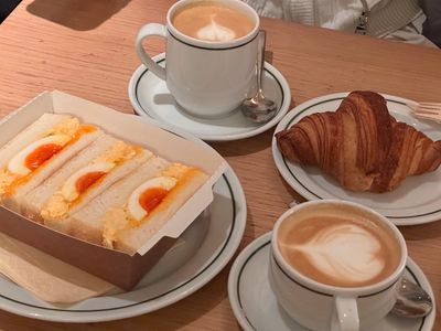 The Monocle Café, London W1u 7qa, London: stop on “Una tarde tranquila al oeste de Londres” (5)